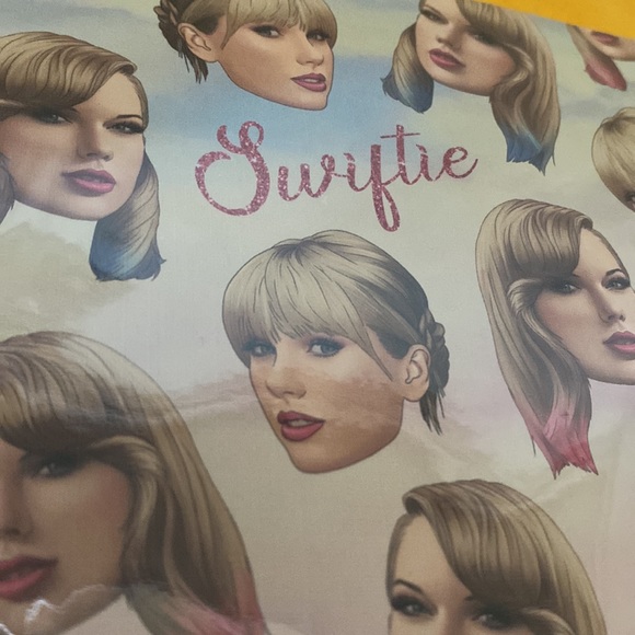 Taylor Swift Notebook - Picture 2 of 6